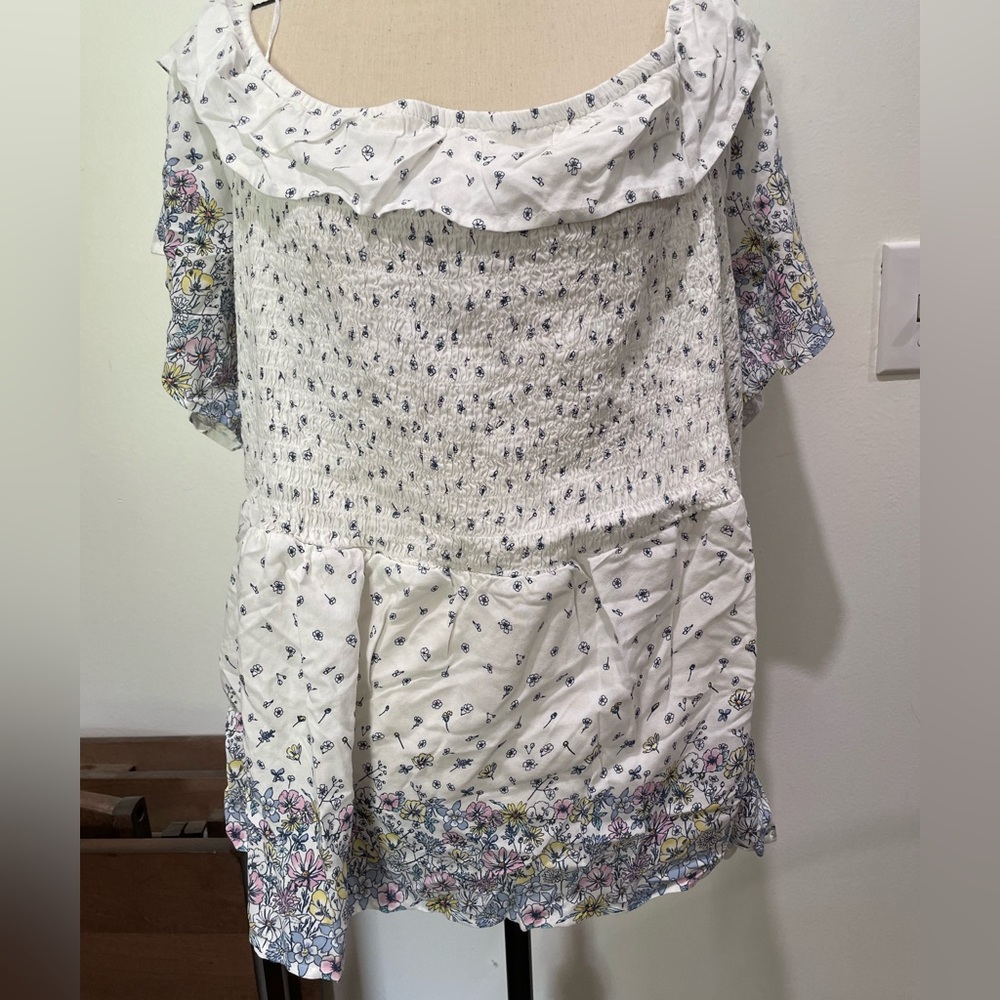 NWT Maurice’s off shoulder top sz 4x 4